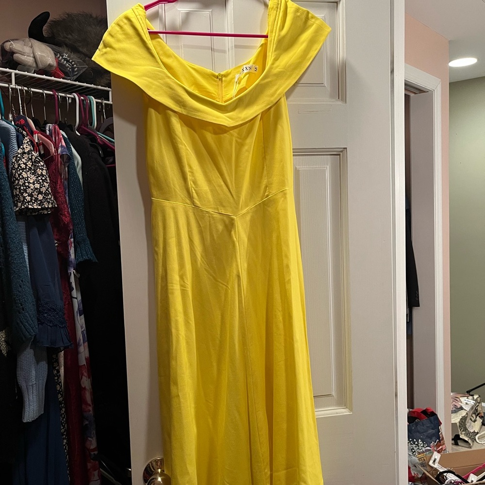Off shoulder belle yellow retro inspired dress